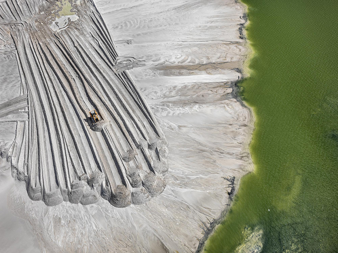 © Edward Burtynsky, Phosphor Tailings Pond #4, Near Lakeland, Florida, USA, 2012. Courtesy Flowers Gallery London and Nicholas Metivier Gallery Toronto