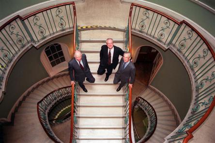 Lord-Rothschild on the Nelson-Stair alongside Chris Smith and Lord Sainsbury