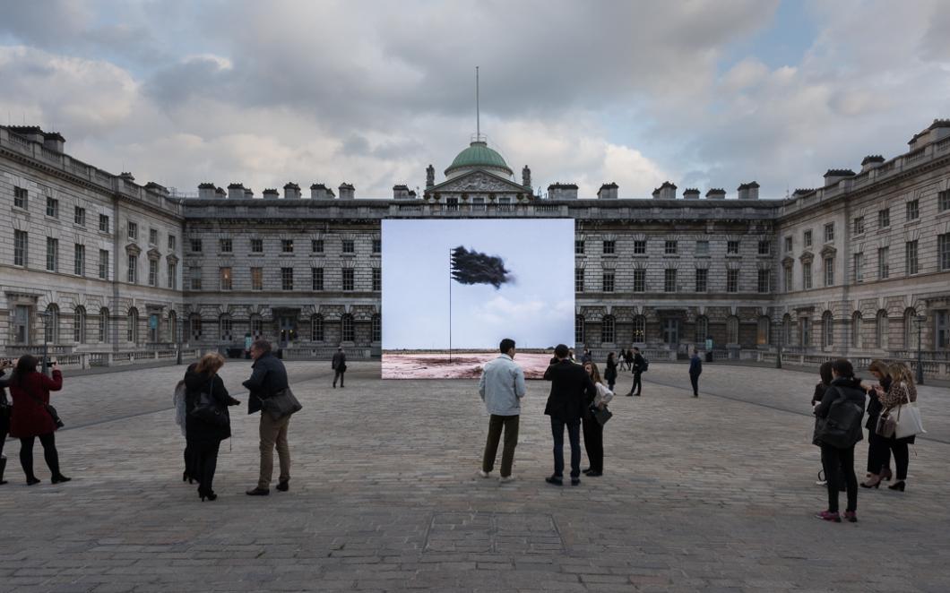 John Gerrard, Western Flag (Spindletop, Texas) 2017. Installation view, Somerset House, London. Photo: Damian Griffiths. Image courtesy the artist and Thomas Dane Gallery, London and Simon Preston Gallery, New York.
