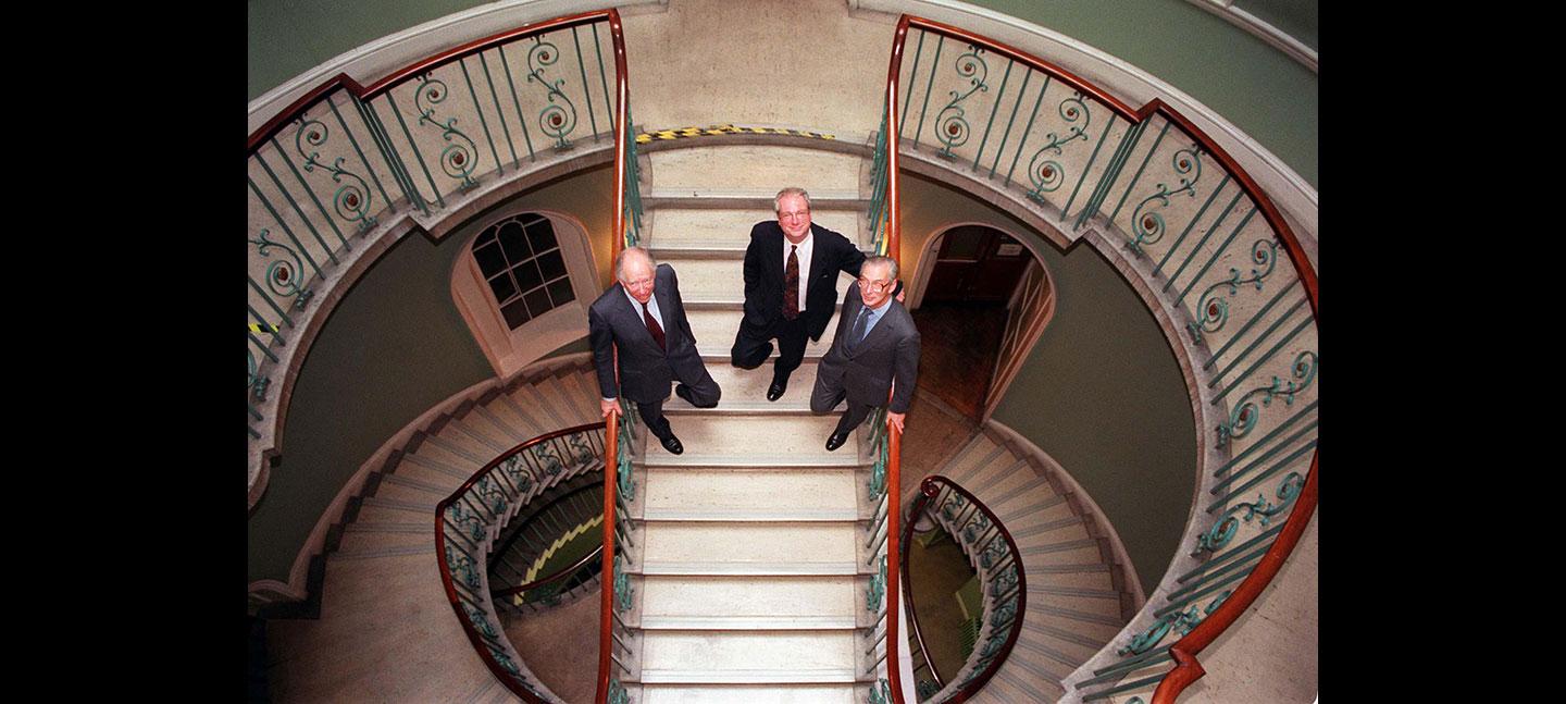 Lord-Rothschild on the Nelson-Stair alongside Chris Smith and Lord Sainsbury