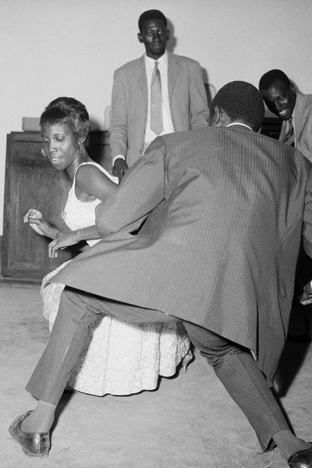 Dansez le Twist, 1965 (c) Malick Sidibé. Courtesy Galerie MAGNIN-A, Paris